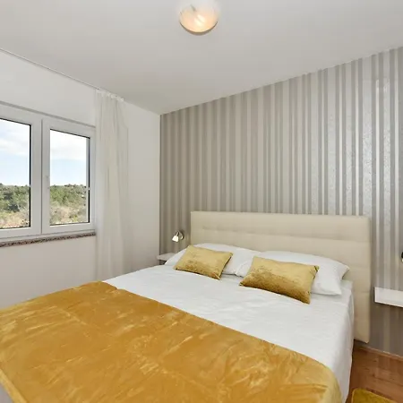 Appartement Gravic 1